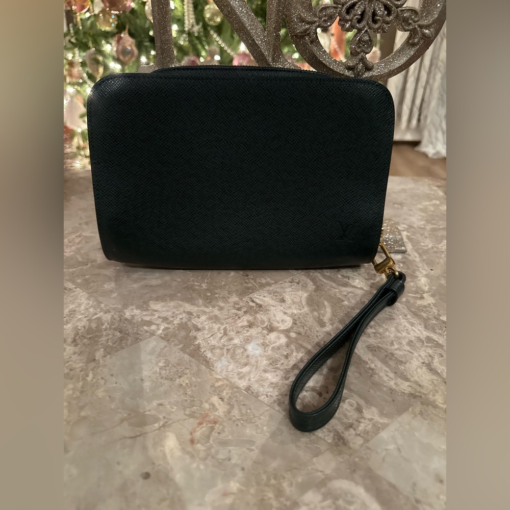 💚EUC💚 Louis Vuitton Dark Green Wristlet Clutch